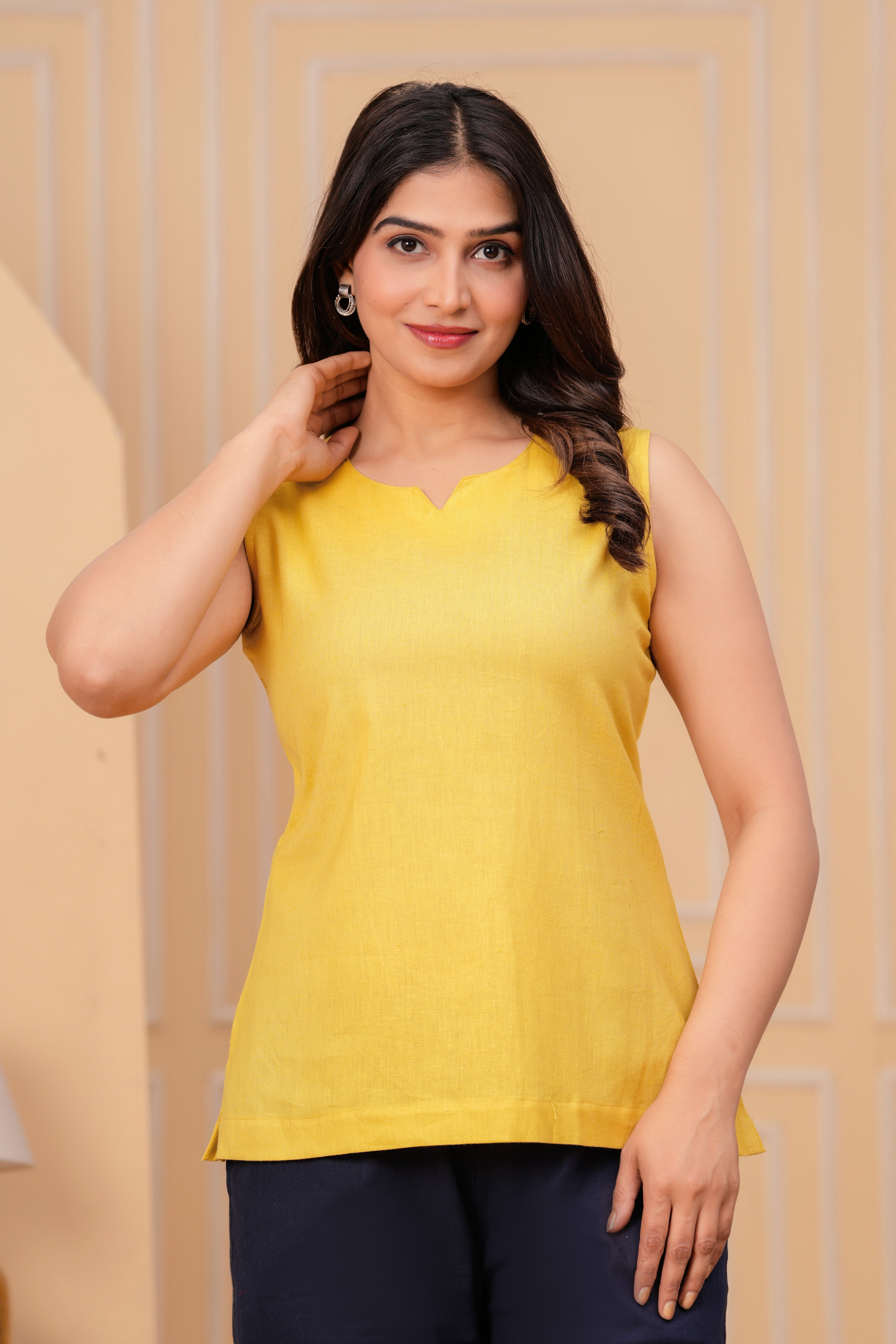 Linen Solid Sleeveless Short Kurta